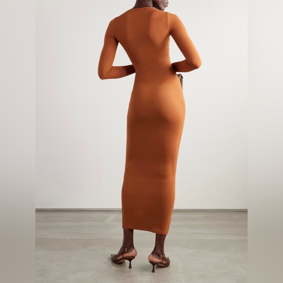 SKIMS Fits Everybody Crew Neck Long Sleeve Dress | Bronze - Picture 2 of 13